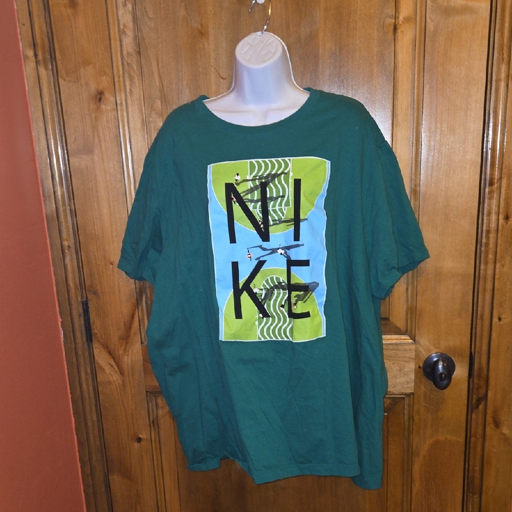 Nike Court GreenGraphic Tee